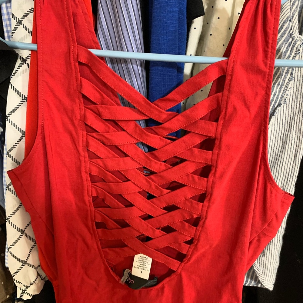 Red Top - Picture 2 of 2